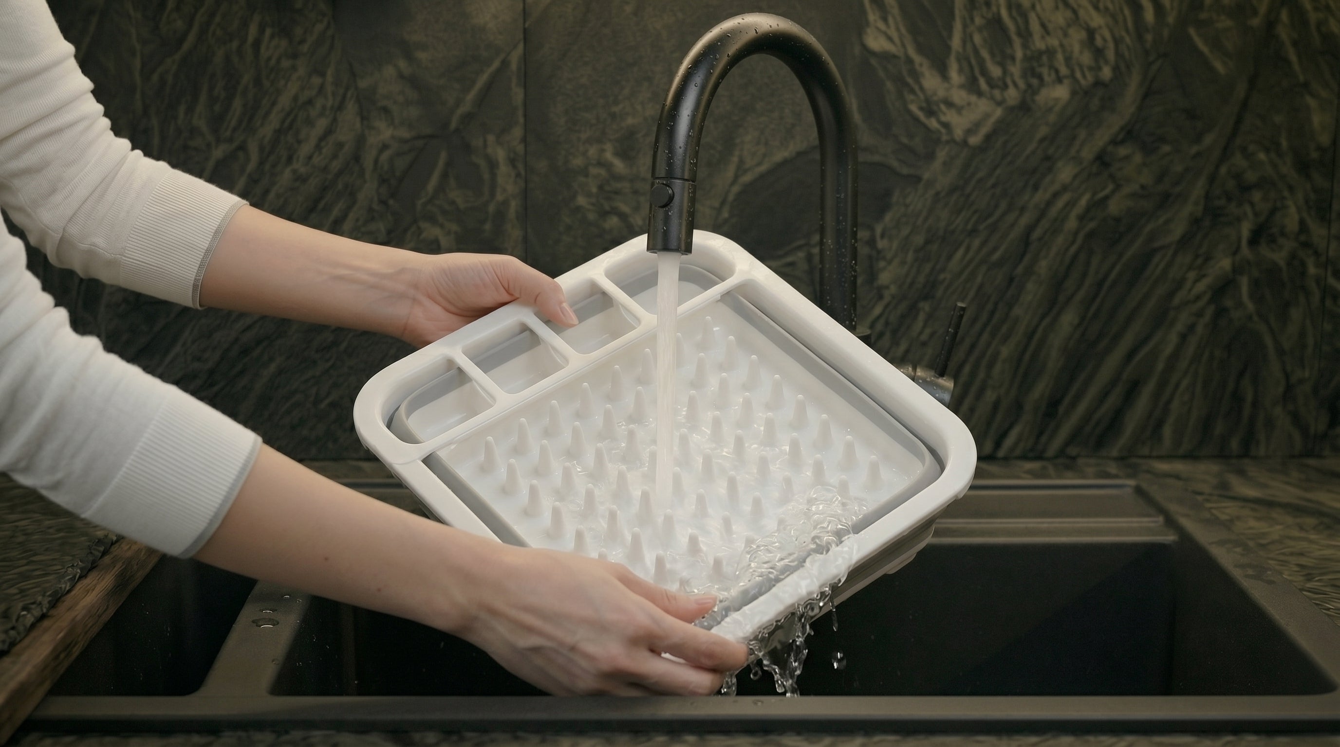 SpaceSaver™ Faltbares Abtropfgestell